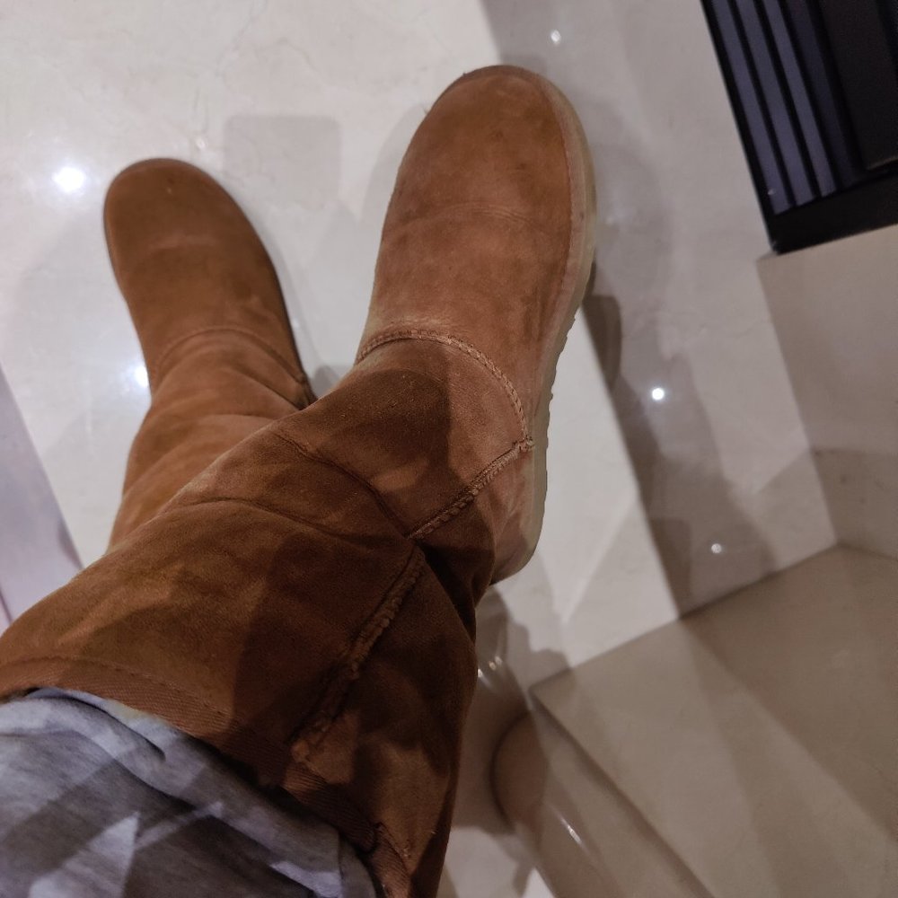 Uggs tall size 7